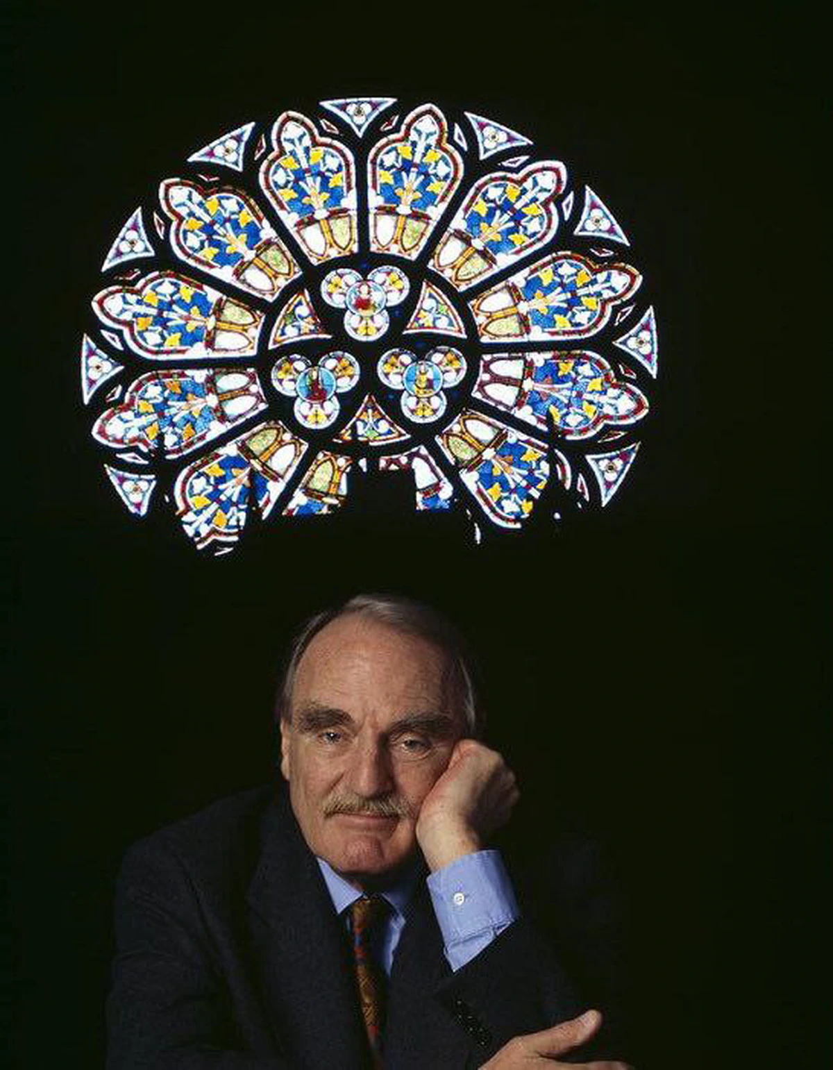 Jean Raspail (1925-2020), fue un destacado escritor y aventurero francés, agasajado con los mayores premios literarios de su país, como la propia Academia Francesa.