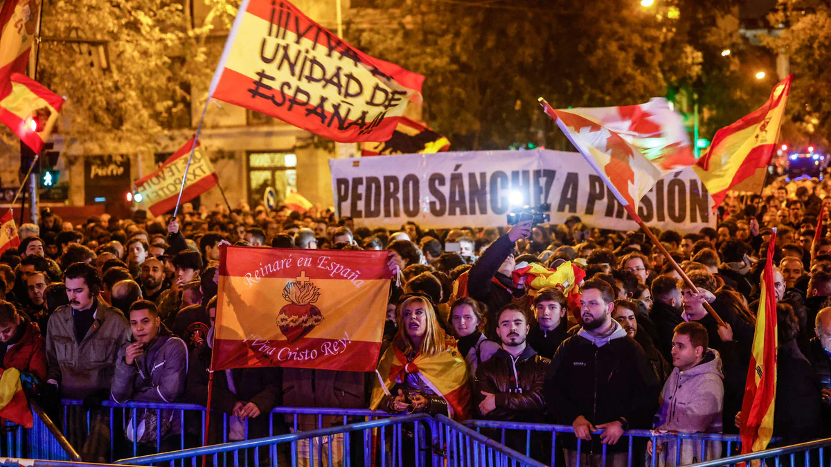 Una de las muchas imágenes de manifestantes que han cubierto calles y plazas de toda España durante los últimos días.