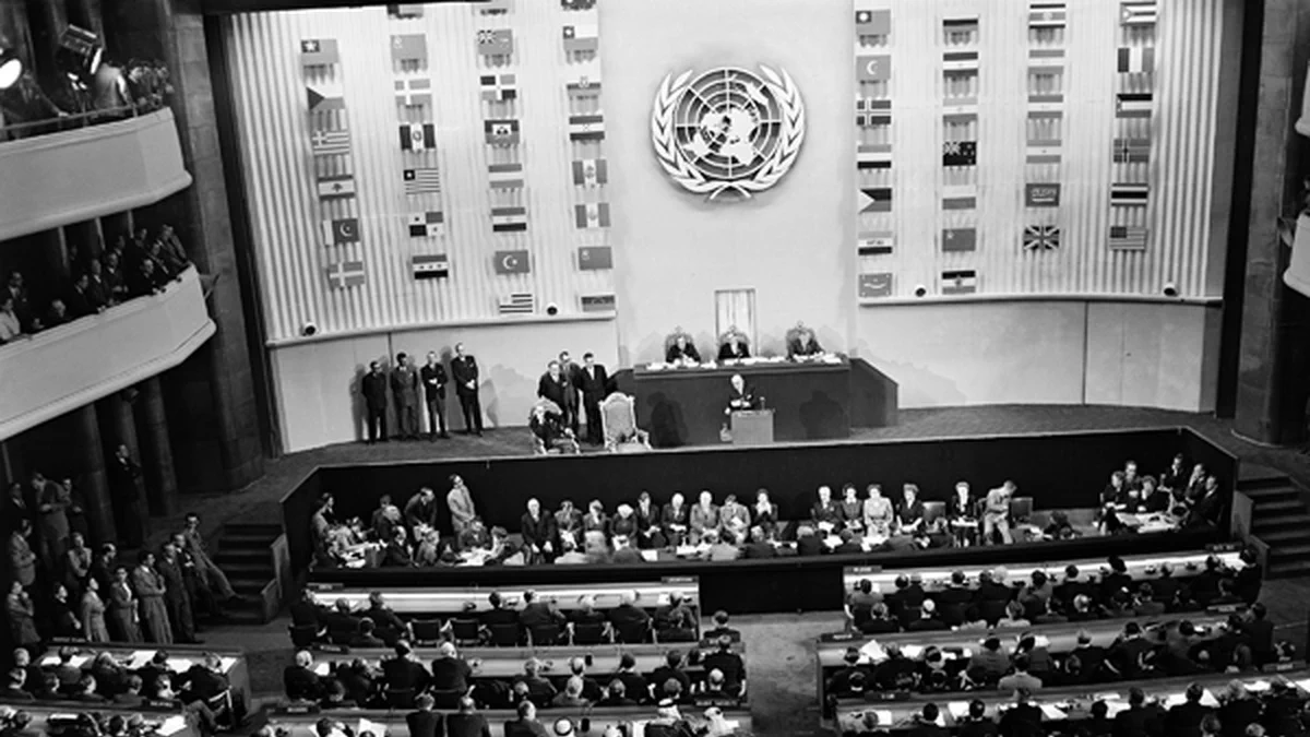 Cover image for Una crítica a la ideología de los Derechos humanos