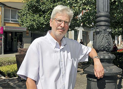 Carlos X. Blanco, autor de la obra.