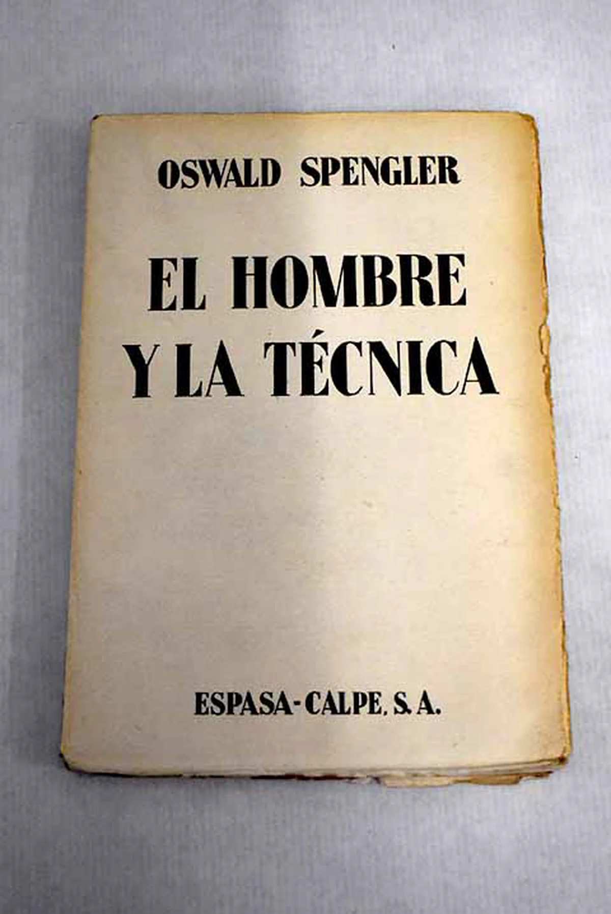 Ejemplar de El hombre y la Técnica