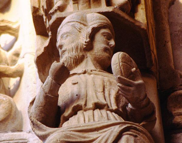Estatua del dios Jano en la catedral de Chartres